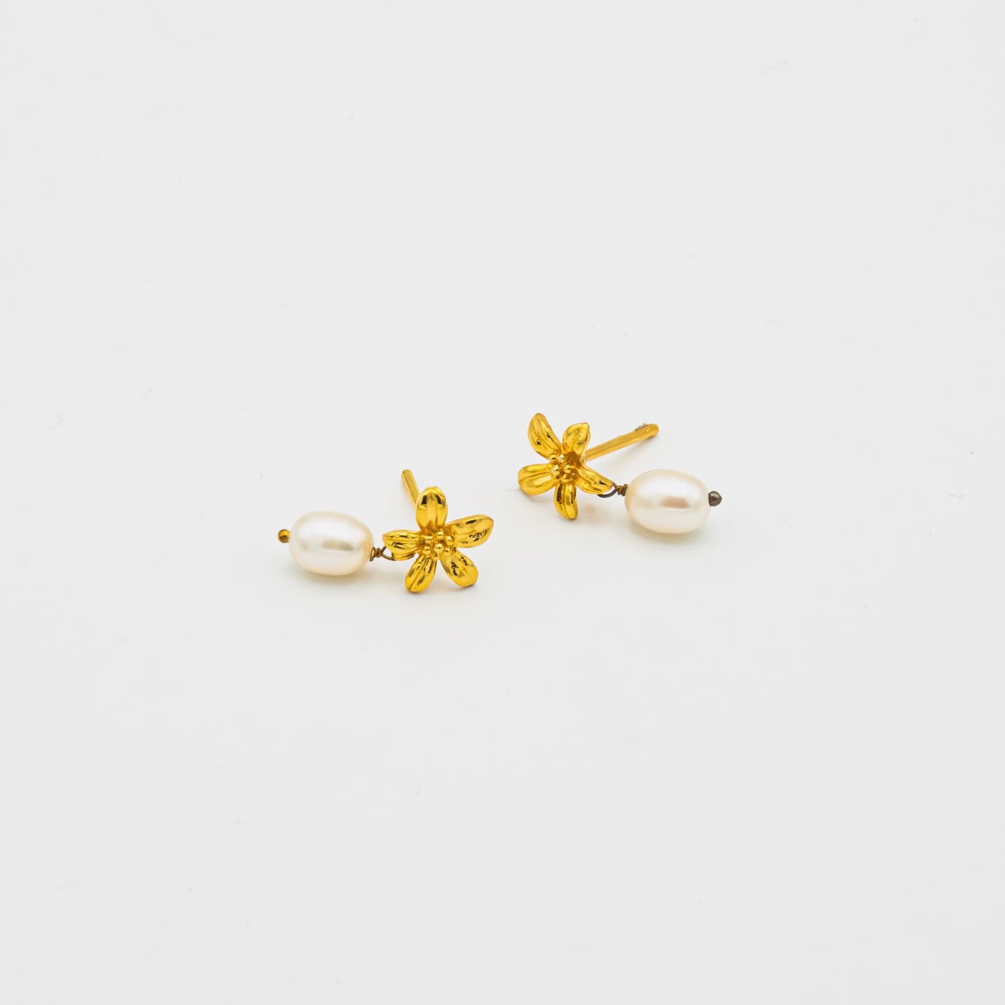 Floral Pearl Earrings
