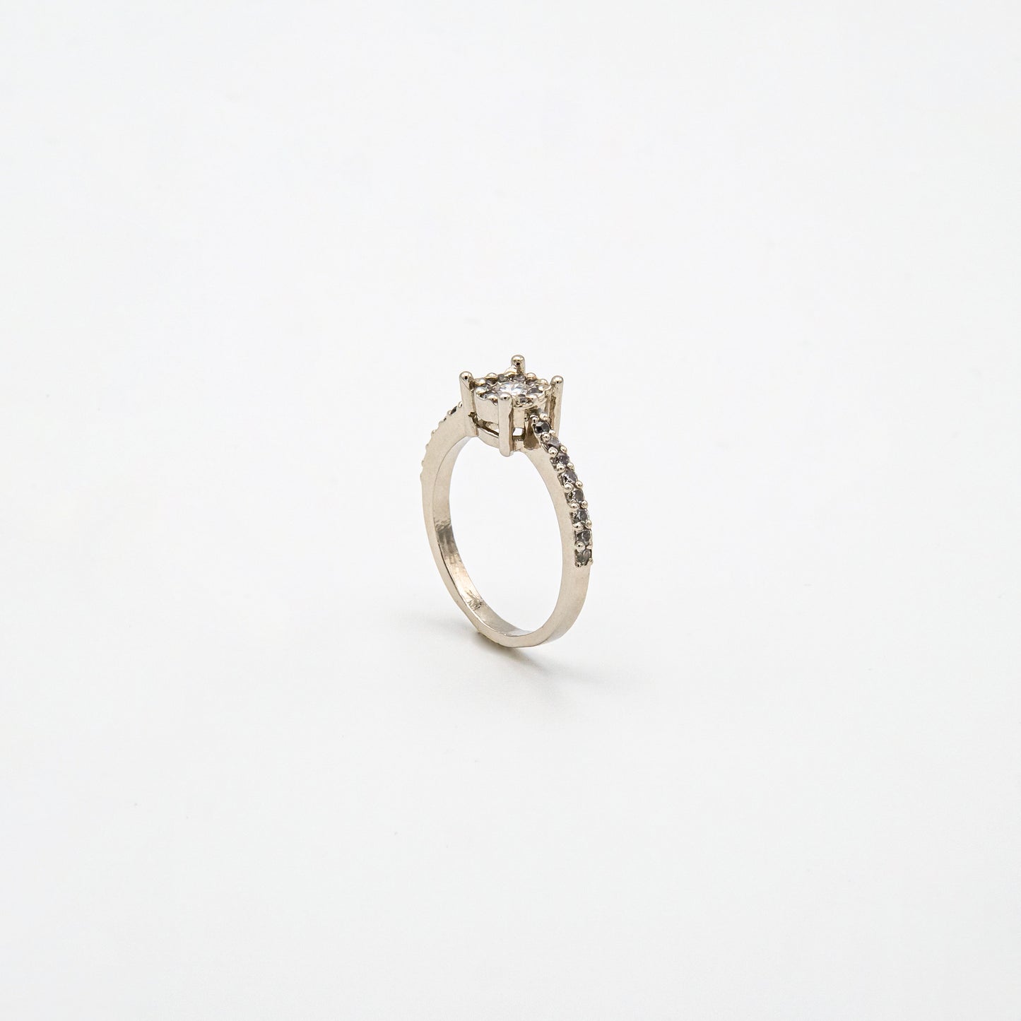 Inward Cushion Cut Ring