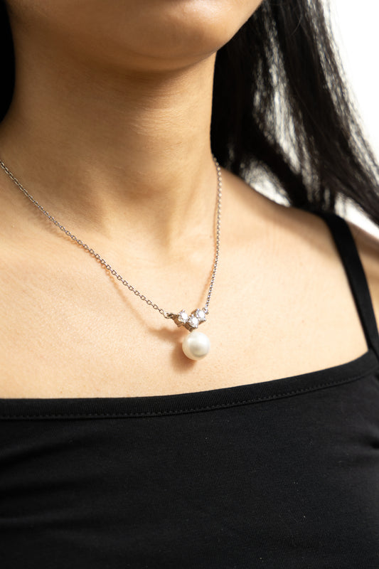 Pearl drop Necklace