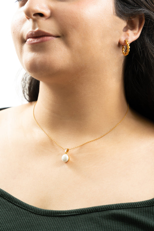 Lustrous Pearl Pendant