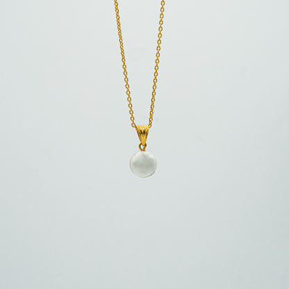 Lustrous Pearl Pendant